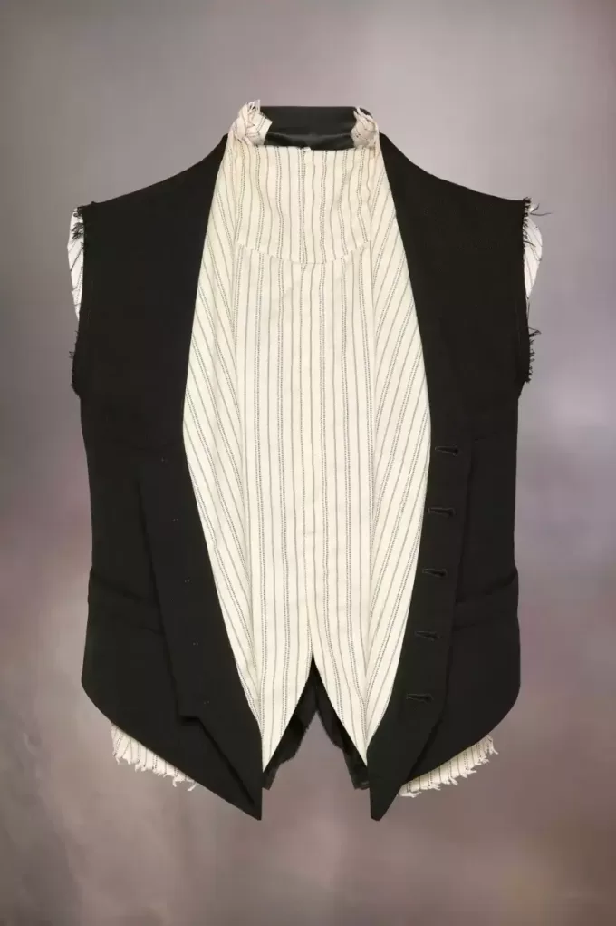 Anonymity of the lining waistcoat