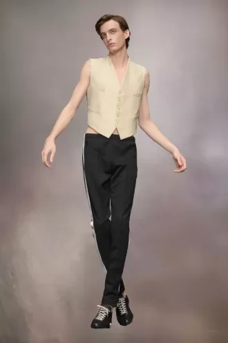 Anonymity of the lining waistcoat