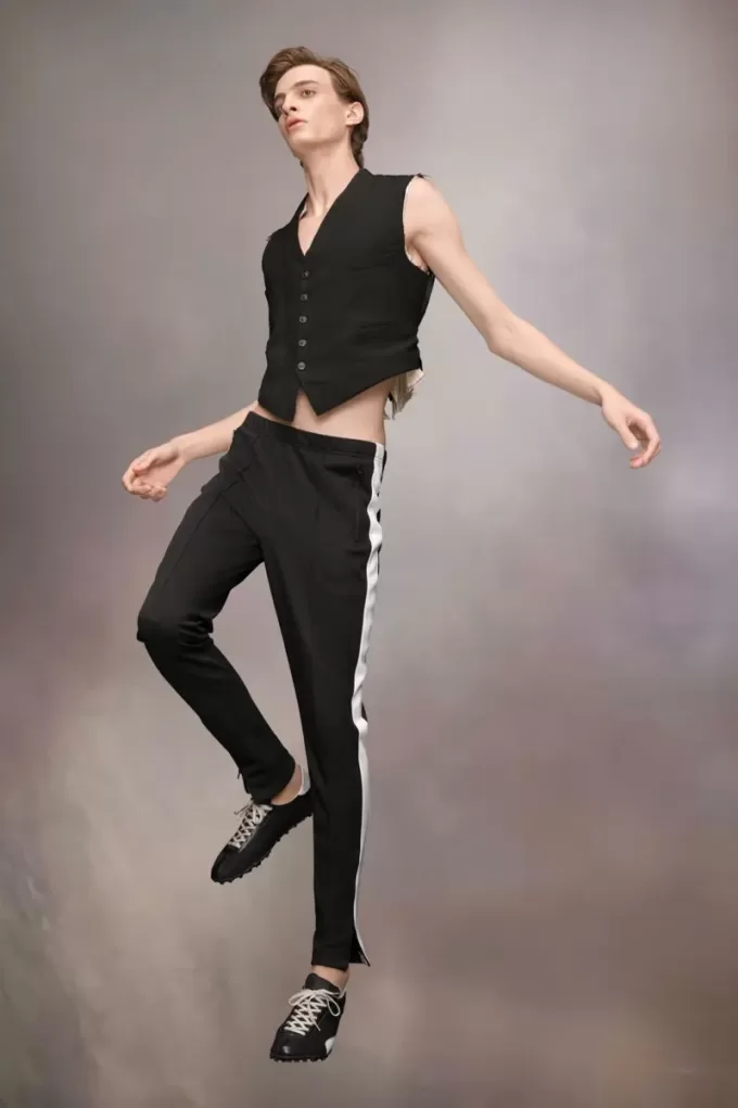 Anonymity of the lining waistcoat