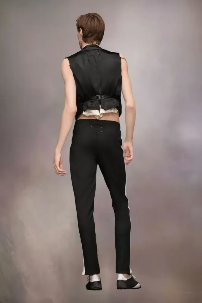 Anonymity of the lining waistcoat