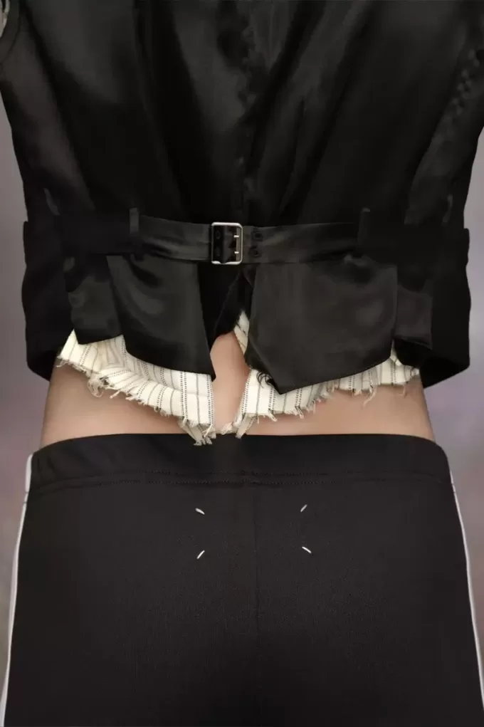 Anonymity of the lining waistcoat