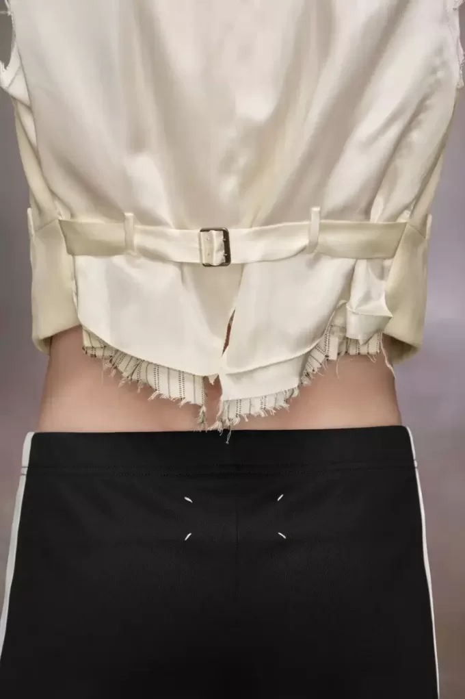 Anonymity of the lining waistcoat