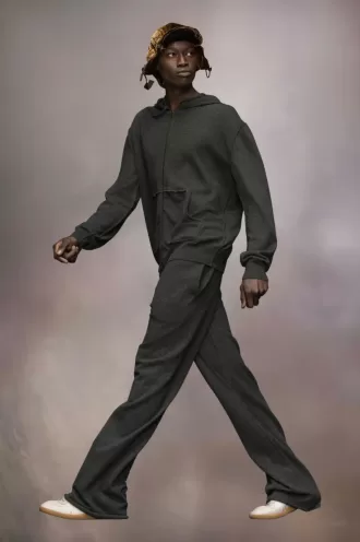 D茅cortiqu茅 cashmere knit hoodie