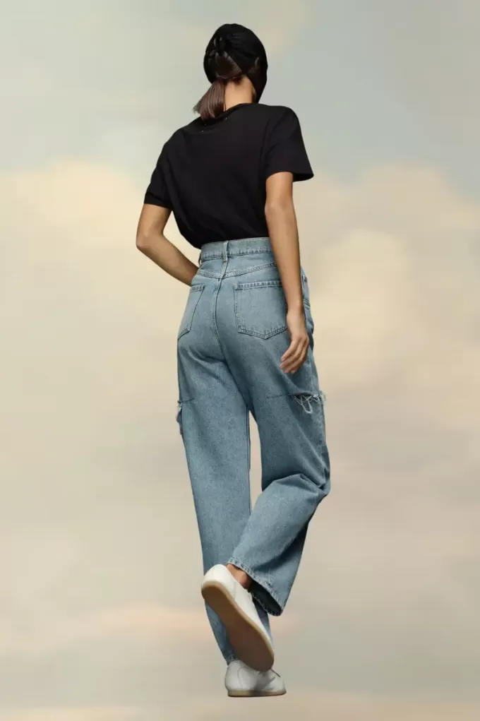 Denim jeans with slash details Denim jeans with slash details