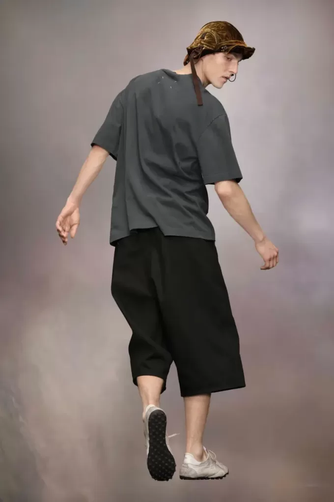 Embroidered logo T-shirt