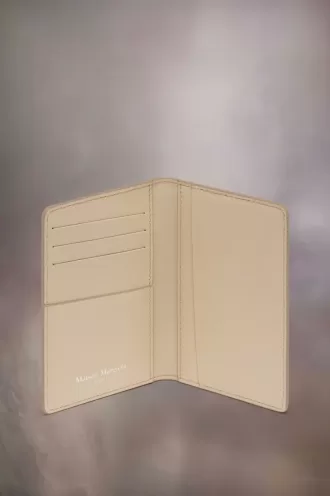 Four stitches cardholder