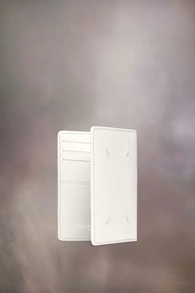 Four stitches cardholder