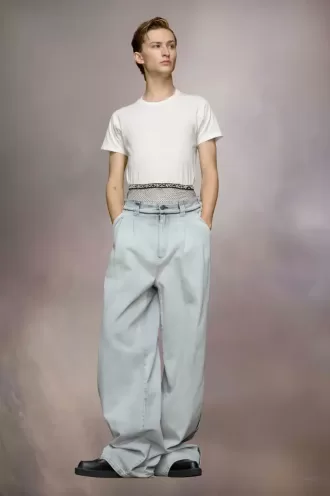 Reverse logo T-shirt Reverse logo T-shirt