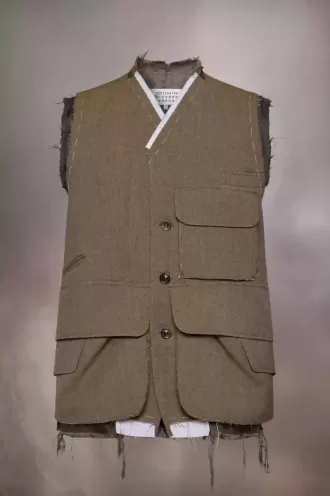 Sleeveless wool jacket