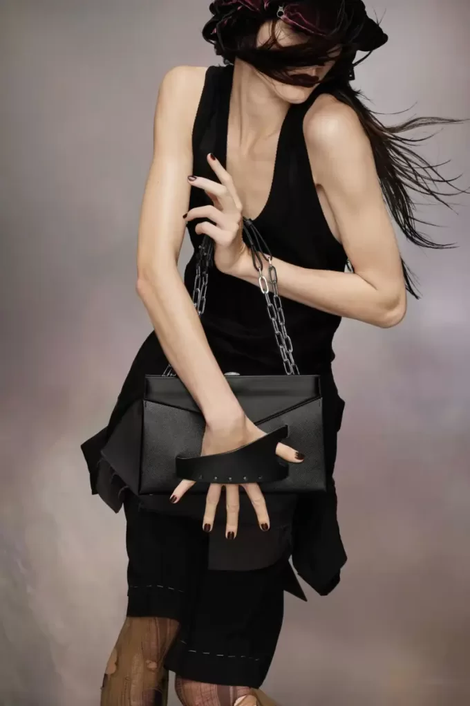 Snatched shoulder clutch bag medium Snatched shoulder clutch bag medium